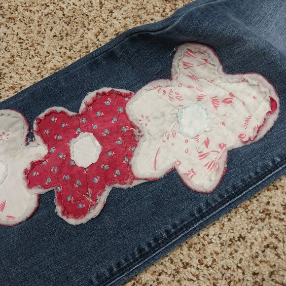 3330 Size 12 American Eagle High-rise Appliqued Quilted Bleach Dyed Jeans - Picture 4 of 7